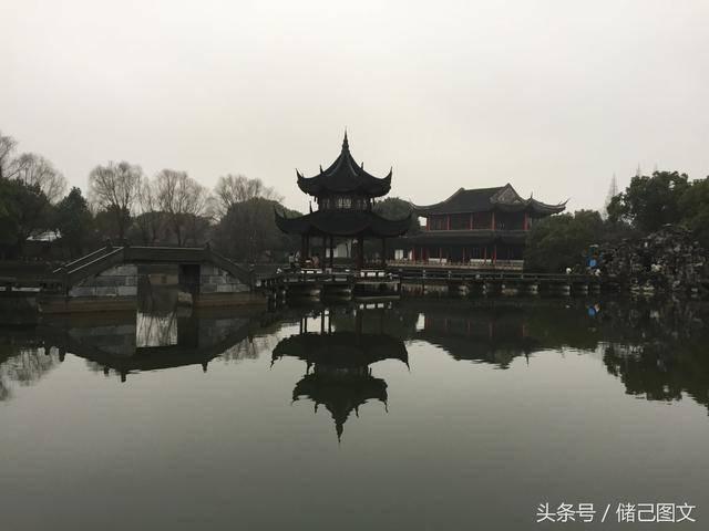 在做一个EXCEL表格，里面需要实现这样的功能游戏画面